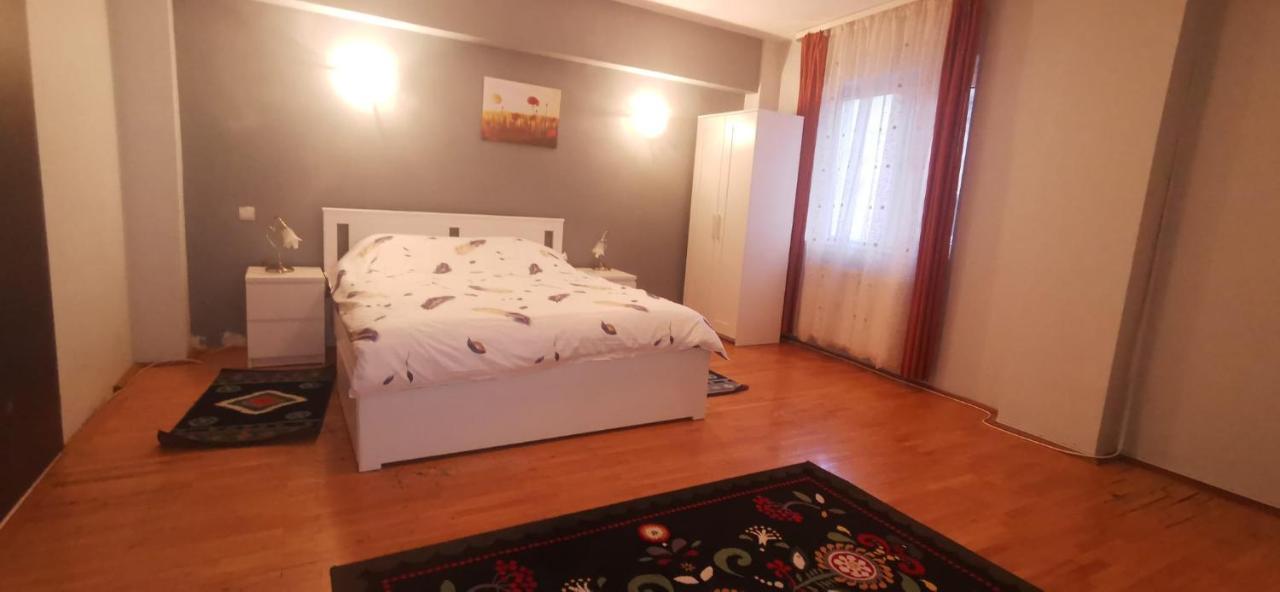 בוקרשט Andreea'S Apartments-Old Town מראה חיצוני תמונה