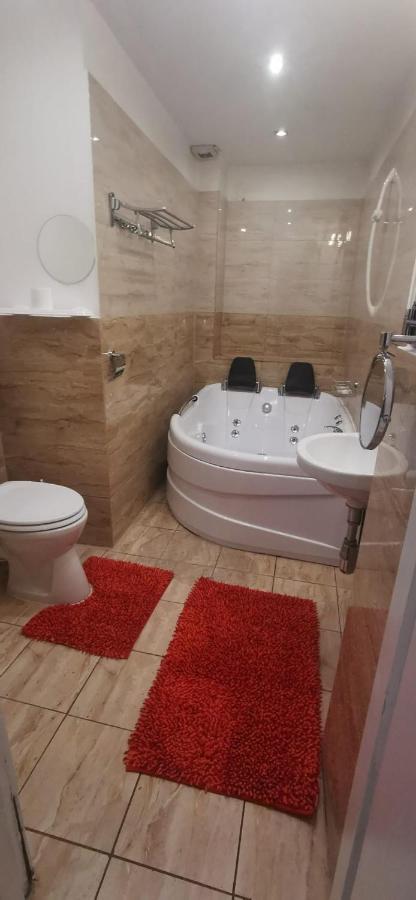 בוקרשט Andreea'S Apartments-Old Town מראה חיצוני תמונה