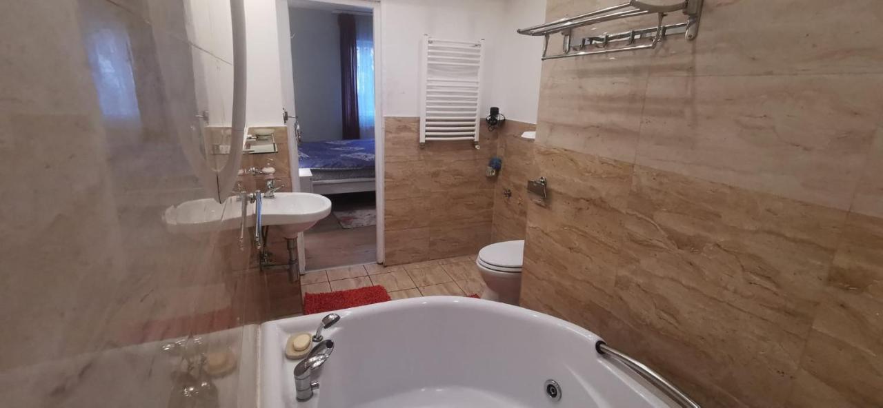 בוקרשט Andreea'S Apartments-Old Town מראה חיצוני תמונה