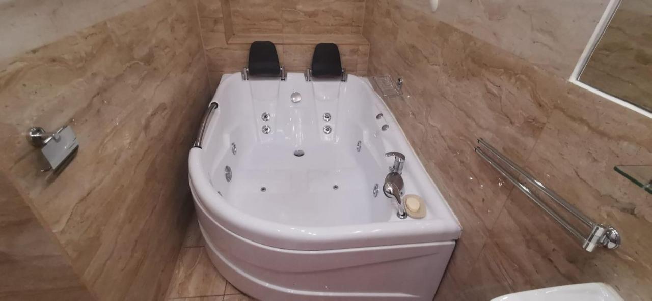 בוקרשט Andreea'S Apartments-Old Town מראה חיצוני תמונה